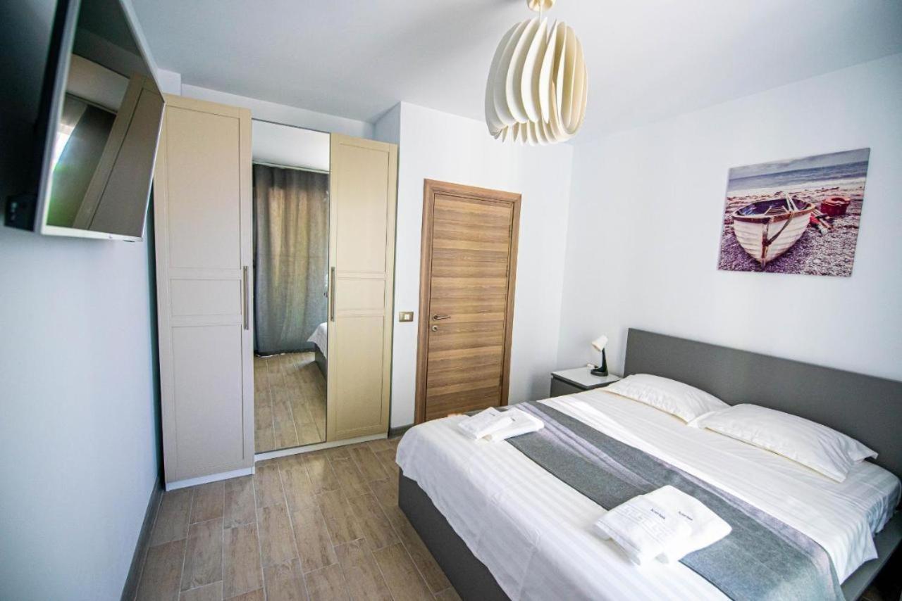 Apartament Katrina - Alezzi Beach - Sea View Navodari Bagian luar foto